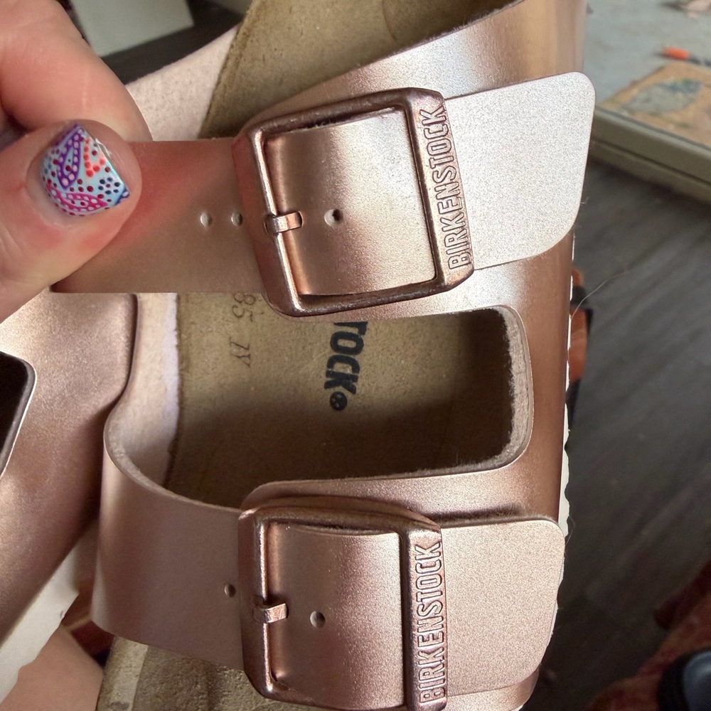 Birkenstock Kids Sandals in Metallic Rose Cold and Tan EU Size 34 NWOT - Picture 4 of 8